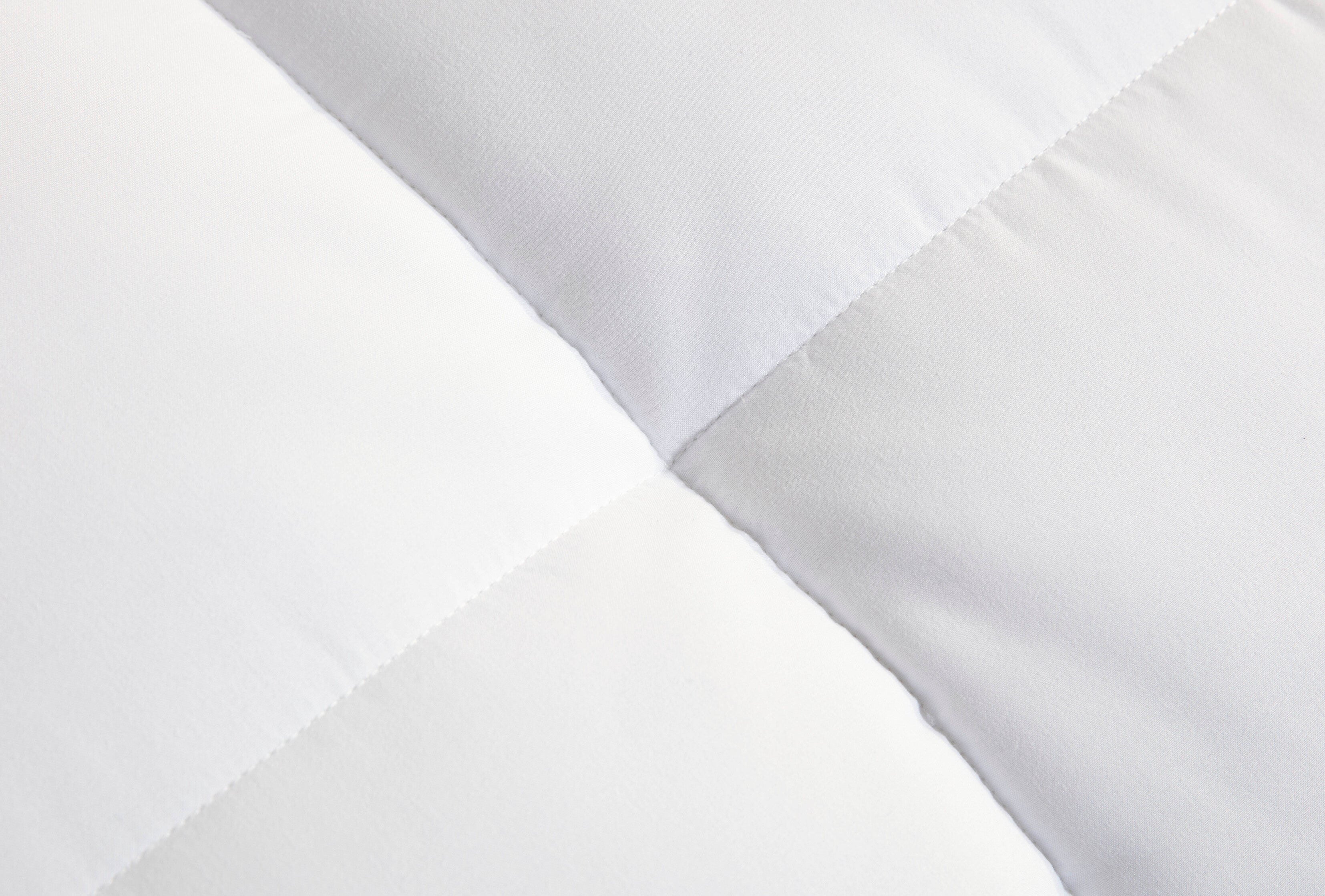 Fluffy White Down Alternative Comforter 300 GSM, kingsleytrend, , 32916_b09rt7749p_35251_1ced1, comforter, MCF, kingsleytrend